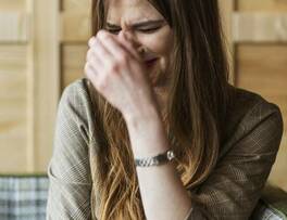 ¿Cómo evitar llorar de emoción?