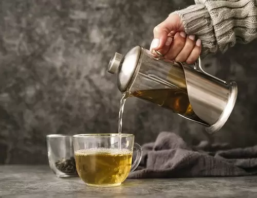 ¿Es malo beber mucho té?