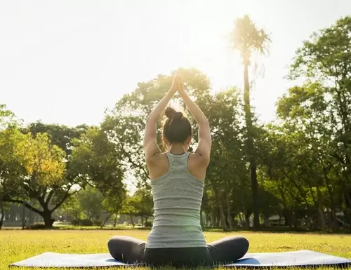 El yoga basado en el movimiento alivia la depresión