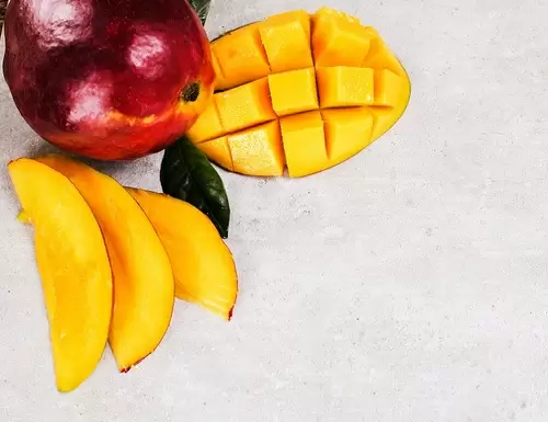 ¿Cómo se debe pelar un mango?